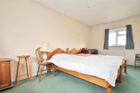27 Georgelands, Ripley, Woking, GU23 6DE