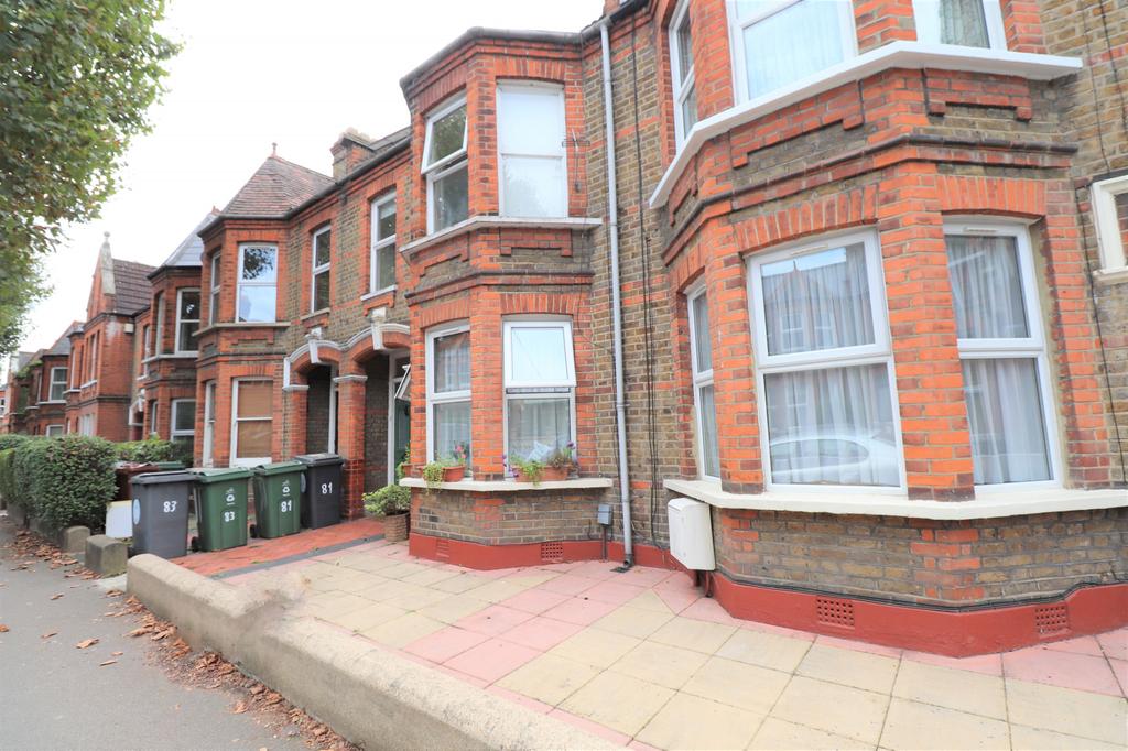 Winns Avenue, Walthamstow, E17 2 bed flat £1,500 pcm (£346 pw)