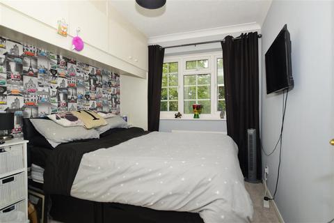13 The Dell, Bexley, DA5 2AG