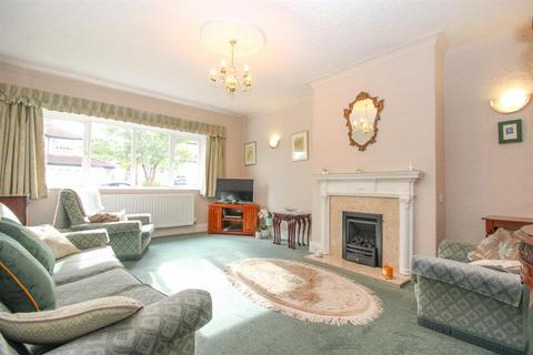 10 Fairway, Guiseley, Leeds, LS20 8JT