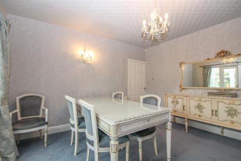 10 Fairway, Guiseley, Leeds, LS20 8JT