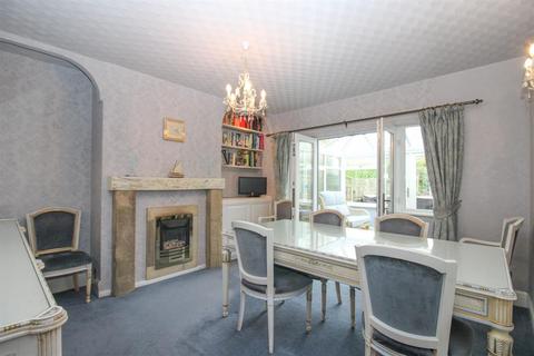 10 Fairway, Guiseley, Leeds, LS20 8JT