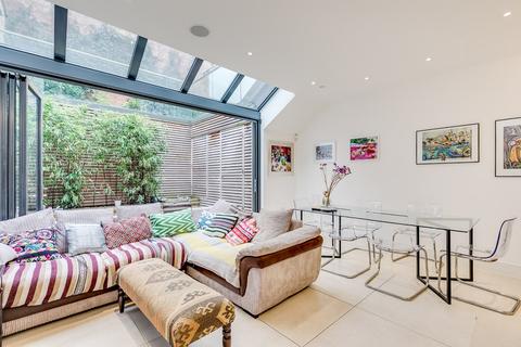 20 Rainsborough Square, London, SW6 1DQ
