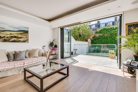 20 Rainsborough Square, London, SW6 1DQ