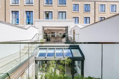 20 Rainsborough Square, London, SW6 1DQ
