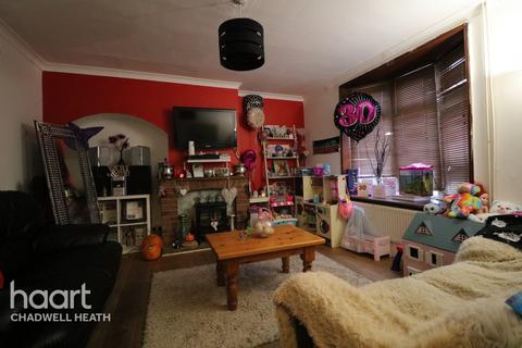 25 Turnage Road, Dagenham, RM8 1RB