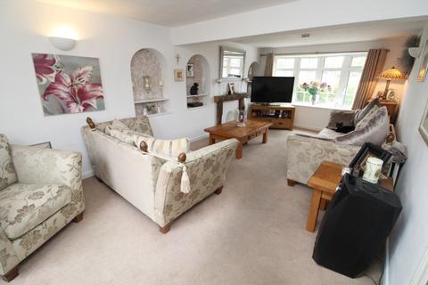4 bedroom semi-detached house for sale - Caldecote Street, Newport Pagnell, Buckinghamshire