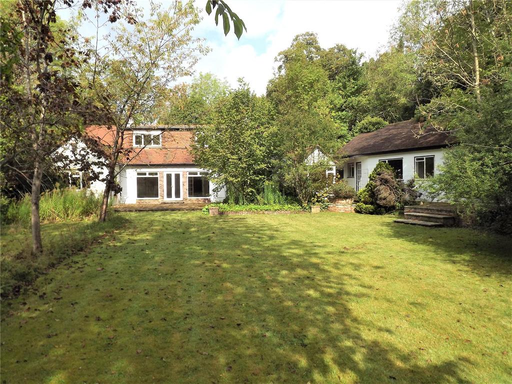 Cherry Garden Lane, Littlewick Green, Maidenhead, Berkshire, SL6 5 bed