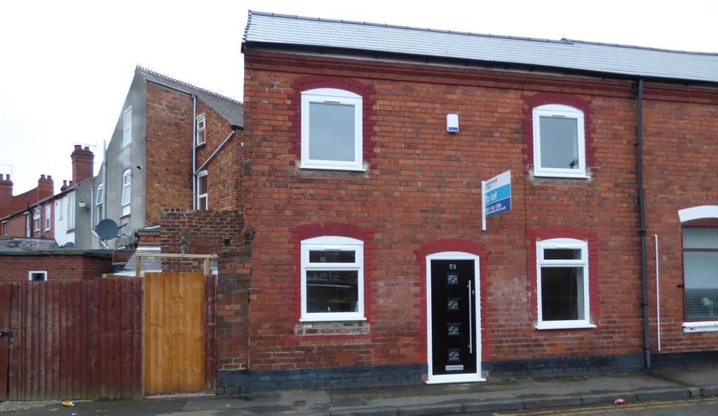 Norwood Road, Brierley Hill, West Midlands, DY5 3XD 2 bed terraced