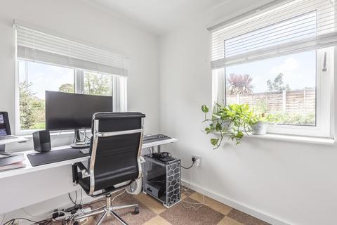 9 Horn Park Lane, London, SE12 8UX