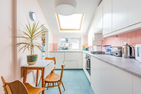 25 Ingatestone Road, London, SE25 4LG