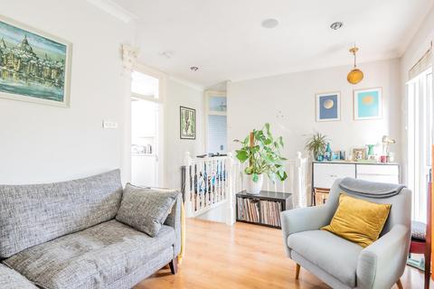 25 Ingatestone Road, London, SE25 4LG