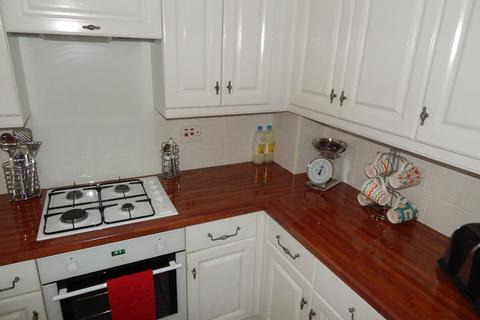 2 bedroom terraced house to rent, Mayfield Avenue, Dover