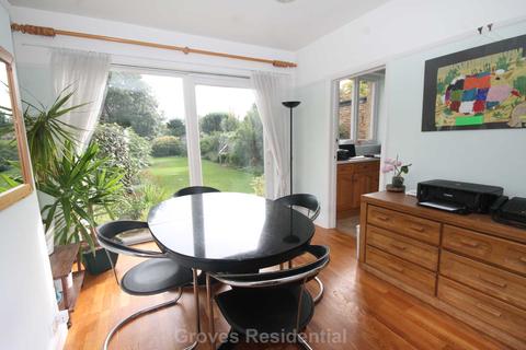 89 Beechcroft Avenue, New Malden, KT3 3EE