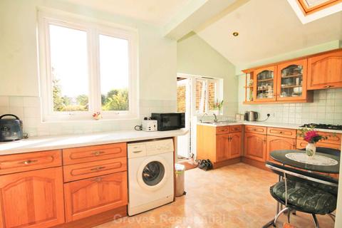 89 Beechcroft Avenue, New Malden, KT3 3EE