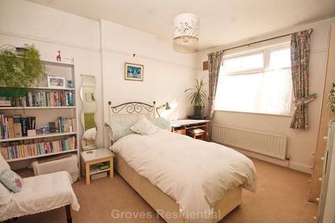 89 Beechcroft Avenue, New Malden, KT3 3EE