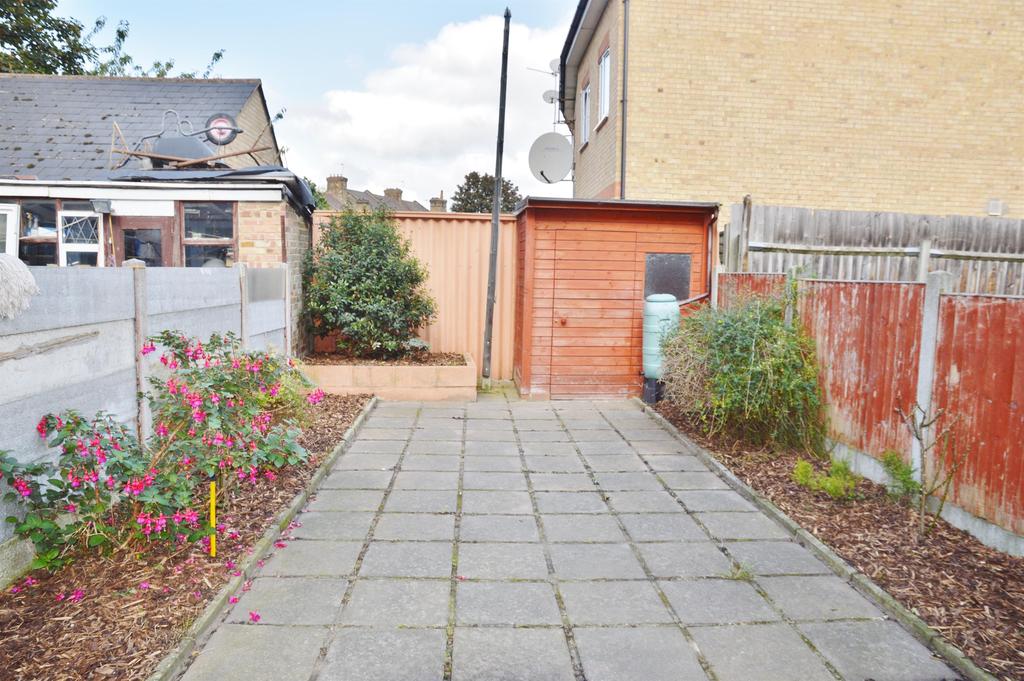 Bushey Road, London, E13 1 bed ground floor flat £1,100 pcm (£254 pw)