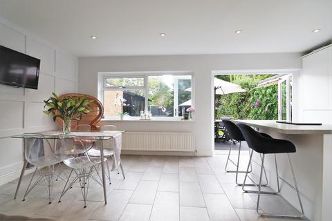 21 Oakham Drive, Bromley, BR2 0XE