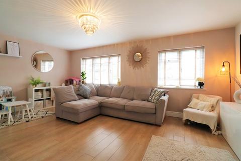 21 Oakham Drive, Bromley, BR2 0XE