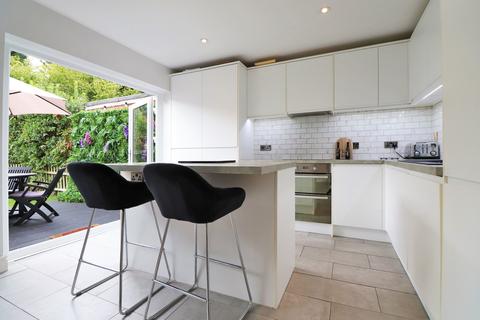 21 Oakham Drive, Bromley, BR2 0XE