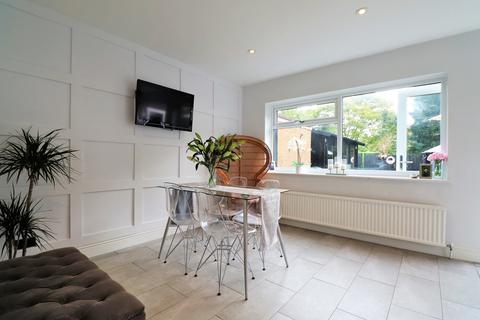 21 Oakham Drive, Bromley, BR2 0XE
