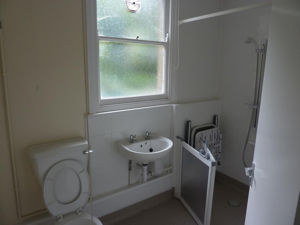 Shower room wc jpg