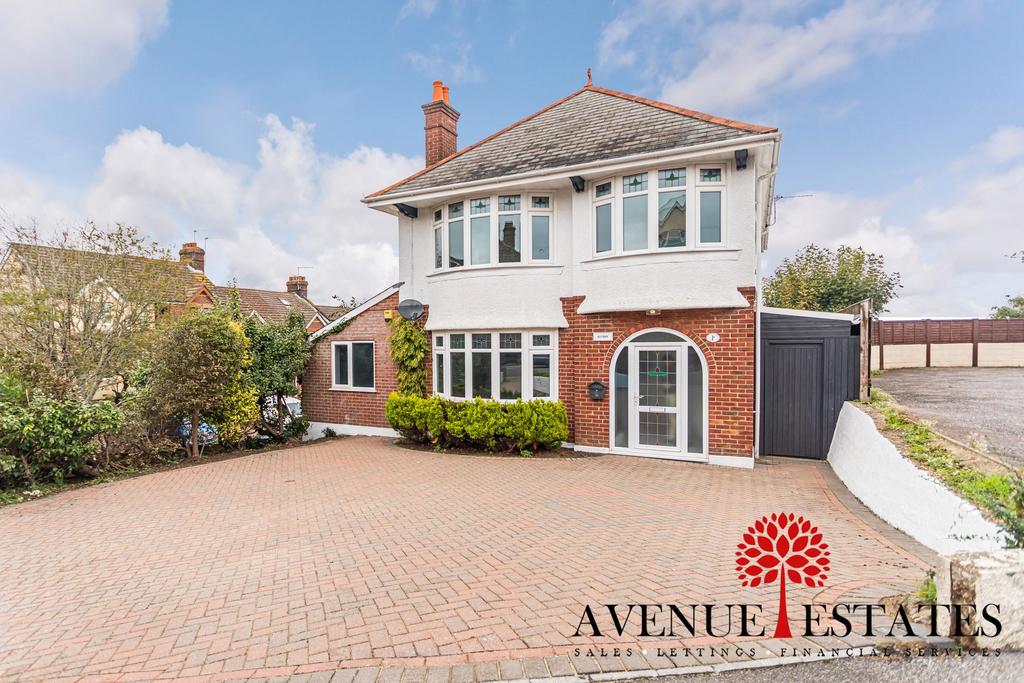 Douglas Road, Poole BH12 3 bed detached house £449,950