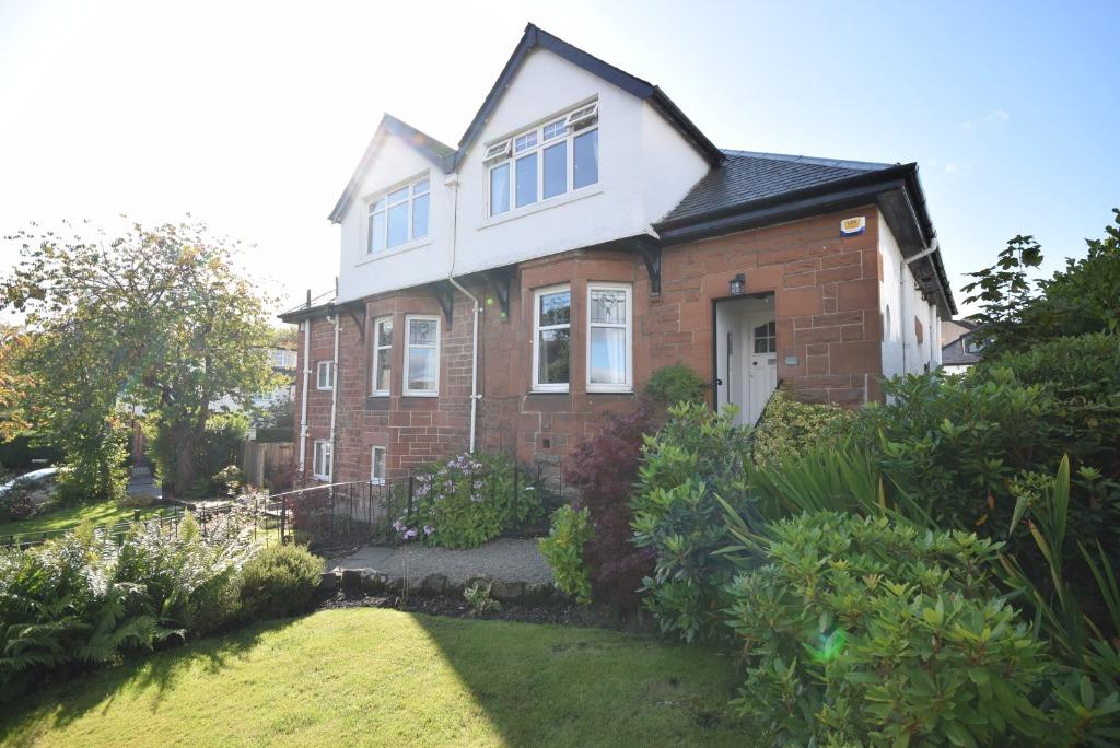 Eaglesham Road, Clarkston, East Renfrewshire, G76 7BT 3 bed semi