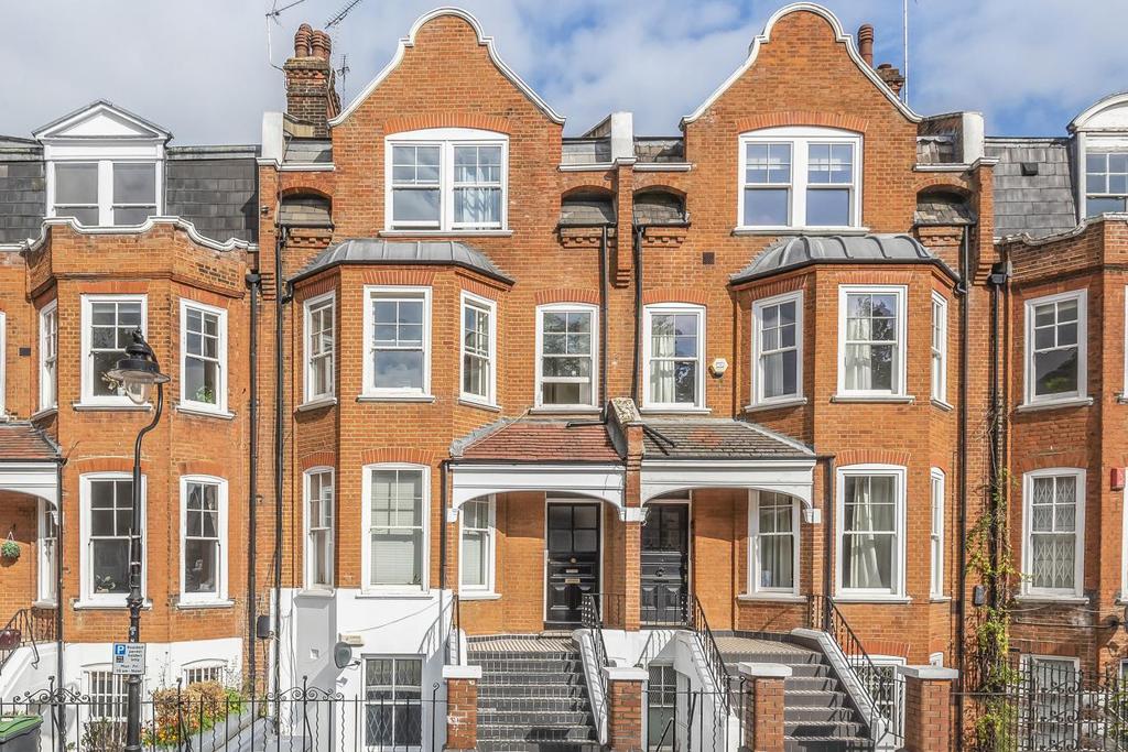 Hillside Gardens, Highgate 2 bed flat £710,000