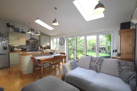 9 Cawsam Gardens, Caversham, Reading, RG4 5JE