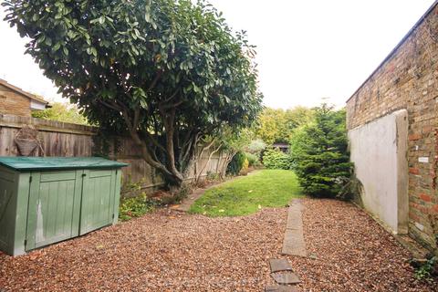 26 Salisbury Road, New Malden, KT3 3HZ