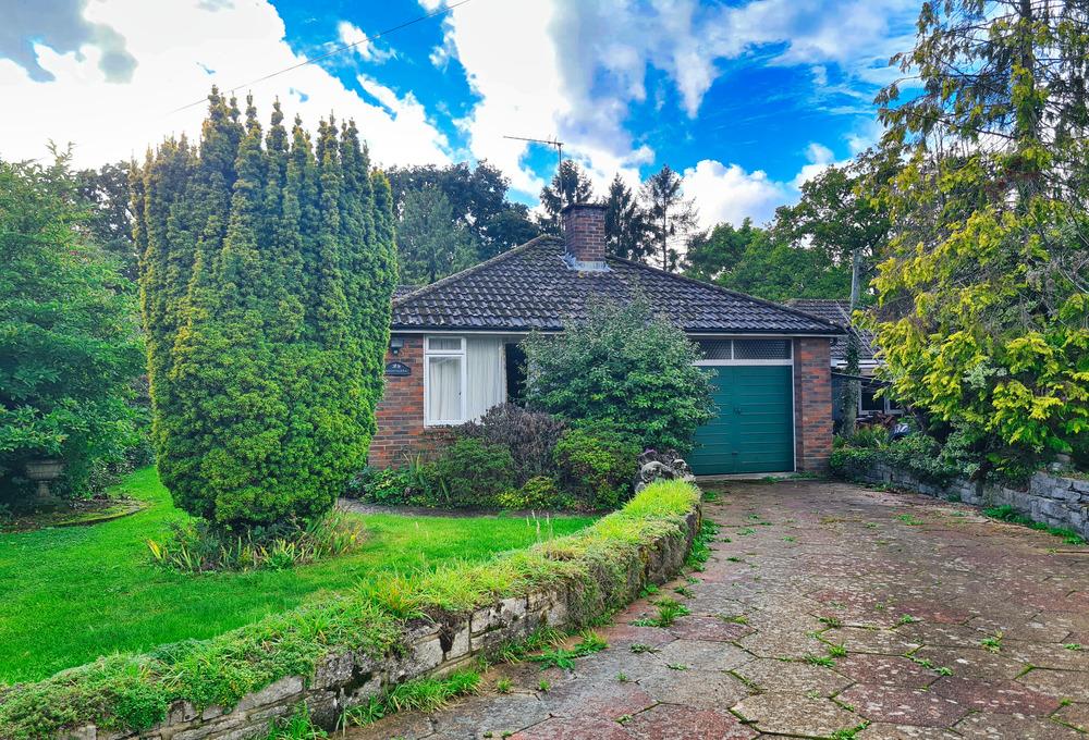 Pollards Moor Road, Copythorne SO40 2 bed detached bungalow for sale