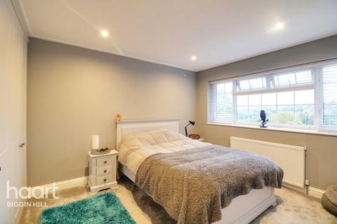 20 Valley View, Biggin Hill, Westerham, TN16 3QL