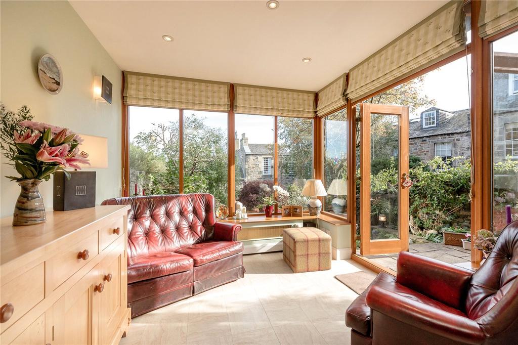 Living/Sun Room