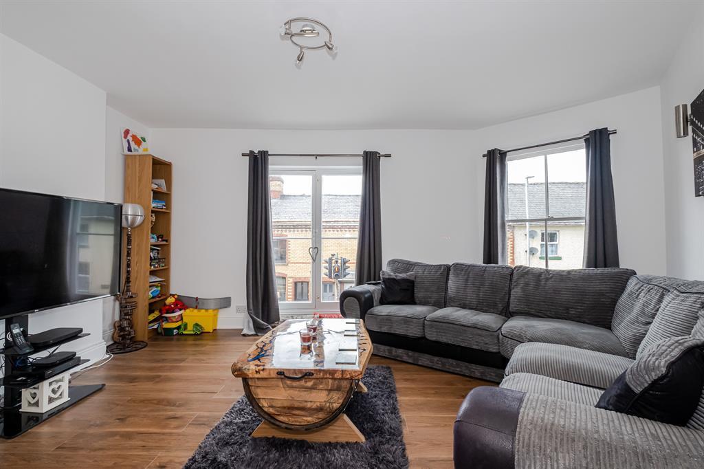 Wellington Road, Llandrindod Wells... 3 bed terraced house £149,950