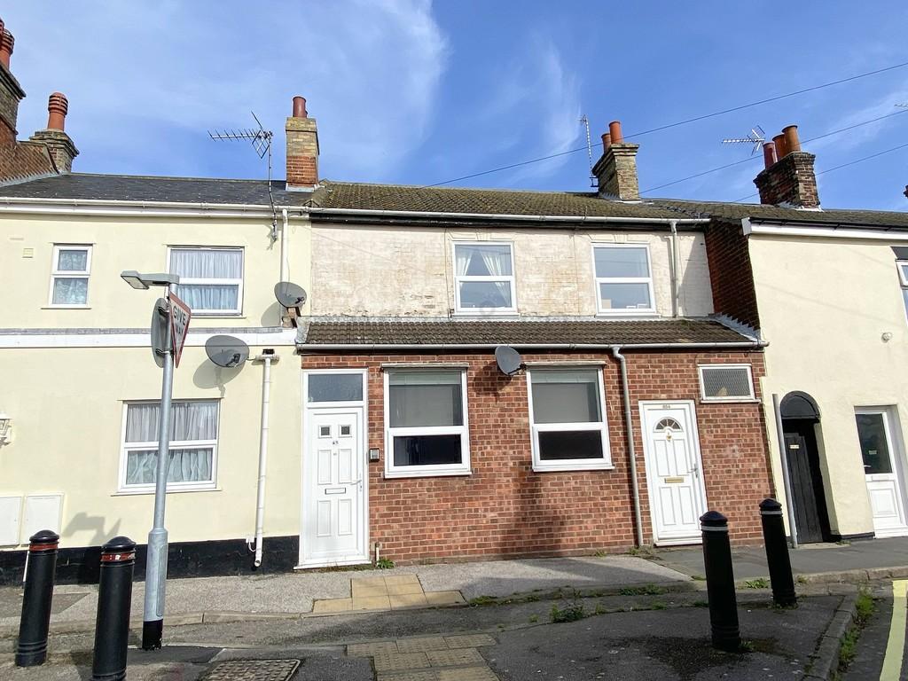 Bevan Street West, Lowestoft 2 bed flat - £85,000