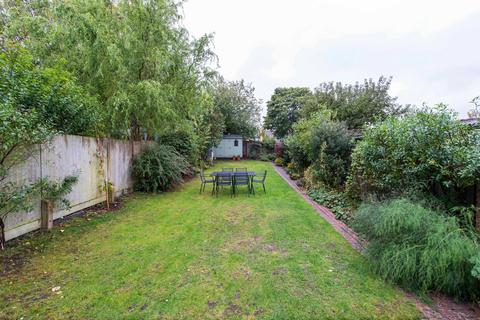 28 Windborough Road, Carshalton, SM5 4QJ
