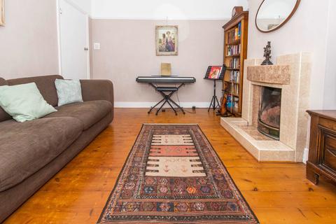 28 Windborough Road, Carshalton, SM5 4QJ