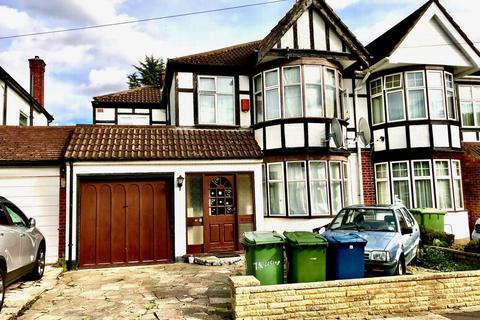 7 Alicia Gardens, Harrow, HA3 8JB