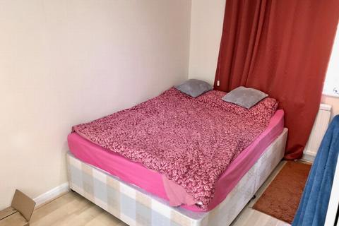 7 Alicia Gardens, Harrow, HA3 8JB