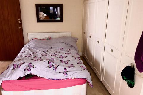 7 Alicia Gardens, Harrow, HA3 8JB
