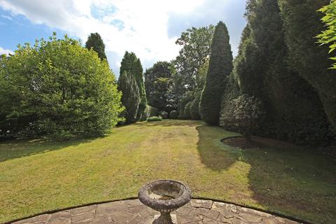 Chalfield Bears Den, Kingswood, Tadworth, KT20 6PL
