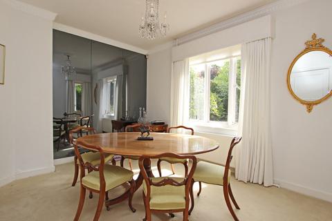 Chalfield Bears Den, Kingswood, Tadworth, KT20 6PL