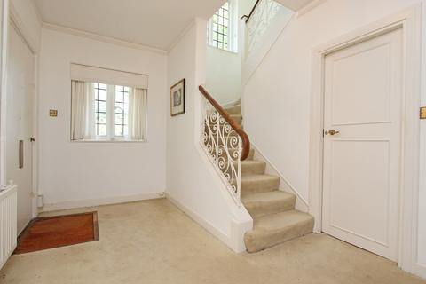 Chalfield Bears Den, Kingswood, Tadworth, KT20 6PL