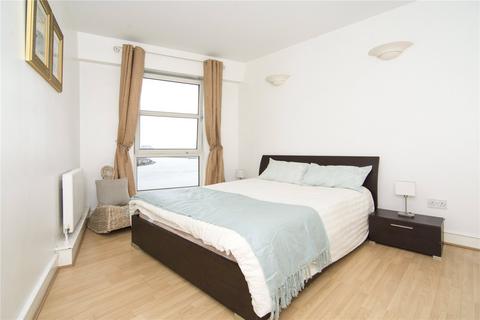 2 bedroom flat to rent, Cascades Tower, 4 Westferry Road, London, E14