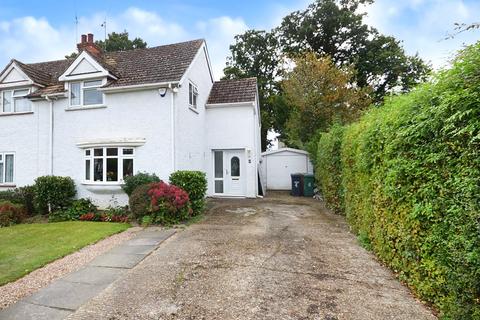 4 Bremner Avenue, Horley, RH6 8EP