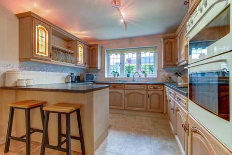 7 Atworth Close, Redditch, B98 7NX