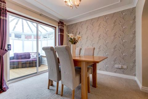 7 Atworth Close, Redditch, B98 7NX