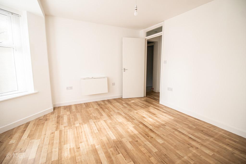 Ferry Road, Grangetown, Cardiff 1 bed ground floor flat £550 pcm (£