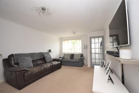16 Cygnet Walk, Bognor Regis, PO22 9LY